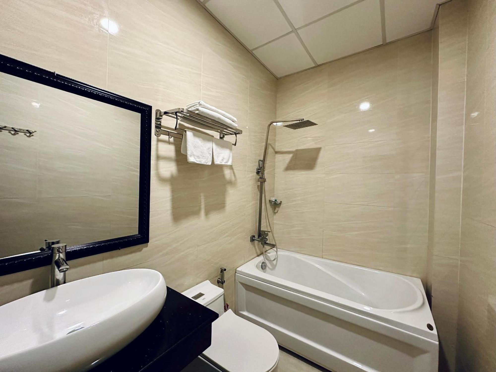 Lion Hotel Кантхо Екстер'єр фото